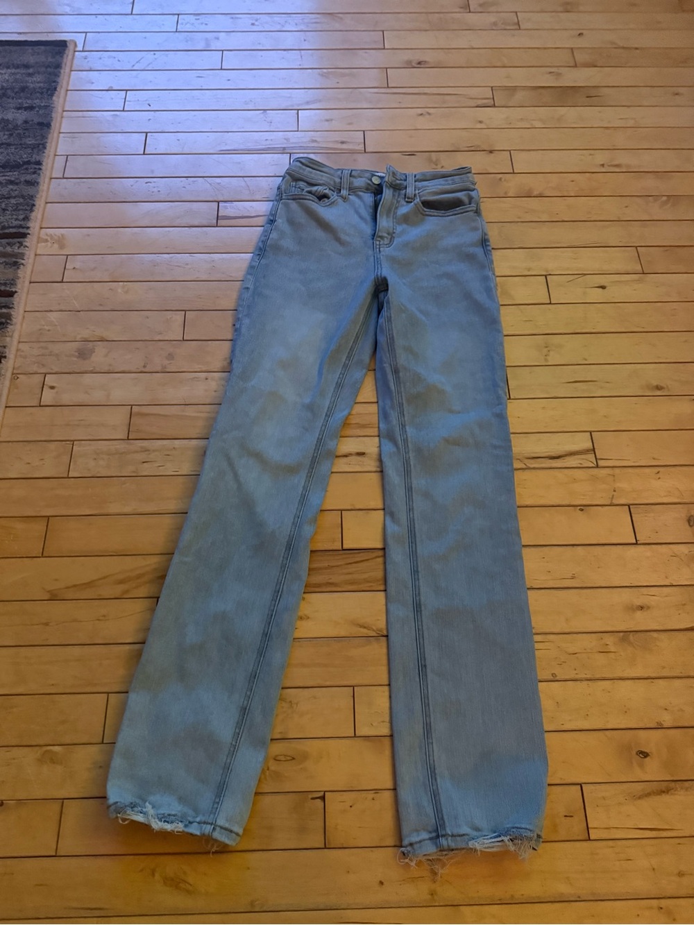 High-Rise Light Blue Straight-Leg Jeans with Frayed Hem